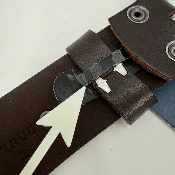 True Religion Jeans Belt Women\'s Size 22 NWT with Flaws Brown Leather Silver main image 9